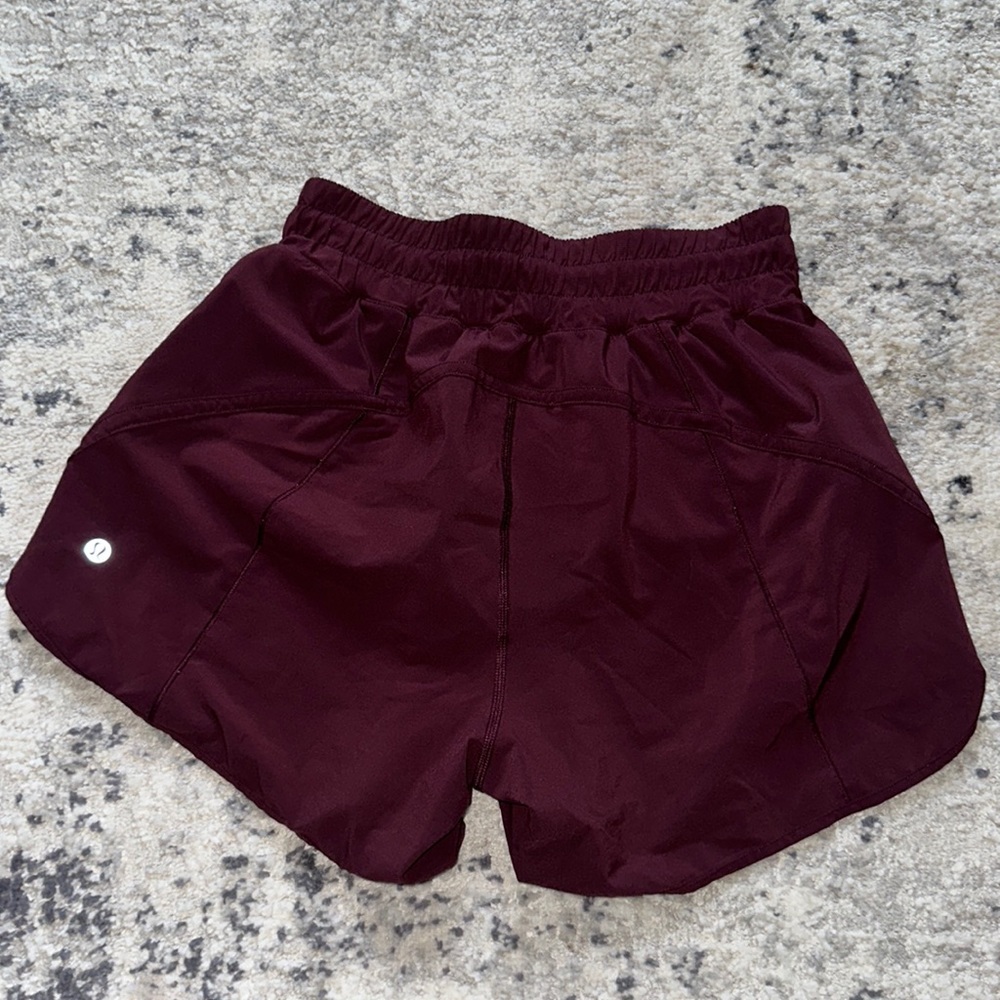 lululemon track that short 5” size 6